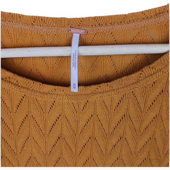 Free People SZ M Pointelle Knitted Ruffle Shoulder Top Rust OB1054014 - Picture 4 of 6
